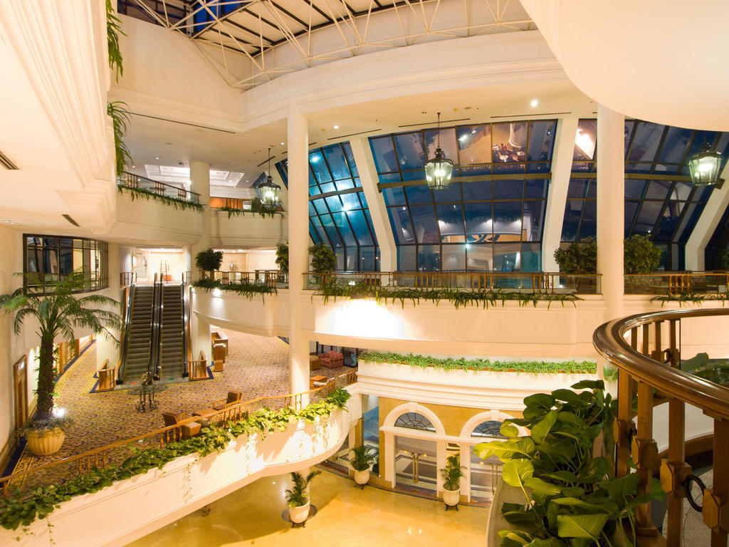 Montien Riverside Hotel Bangkok Extérieur photo The lobby of the hotel