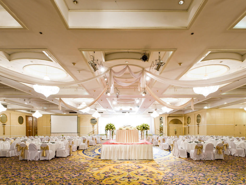 Montien Riverside Hotel Bangkok Extérieur photo The ballroom of the hotel