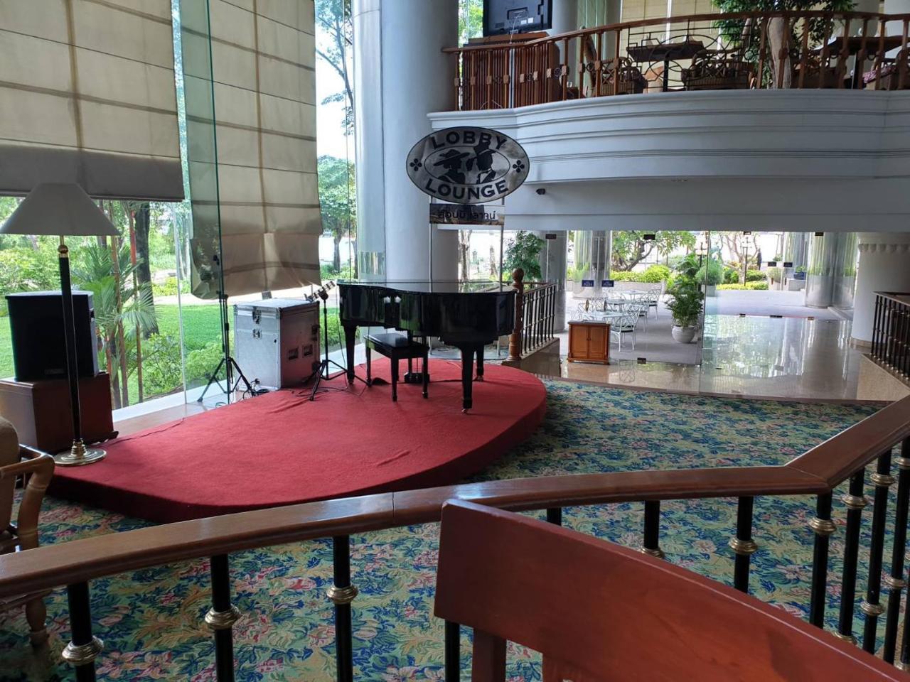 Montien Riverside Hotel Bangkok Extérieur photo Lobby