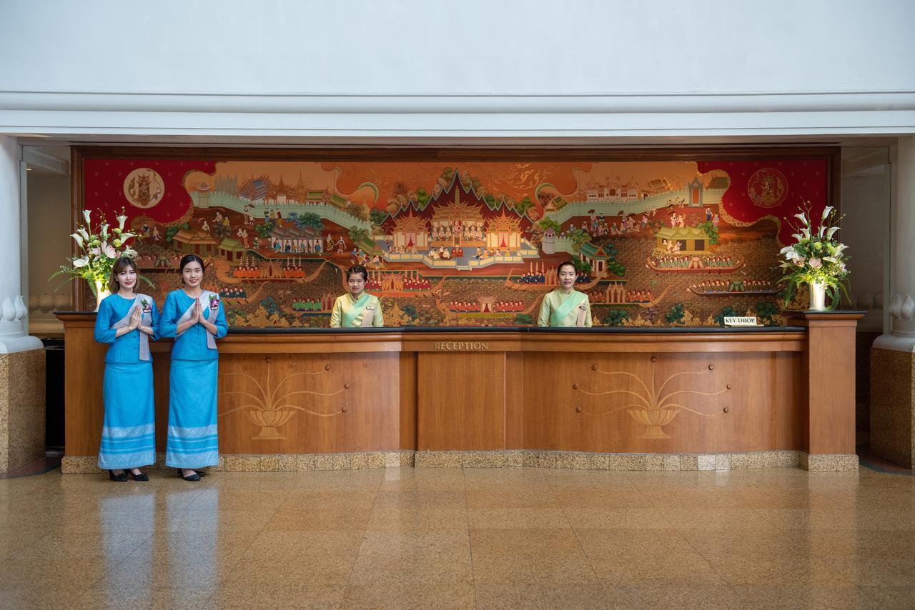 Montien Riverside Hotel Bangkok Extérieur photo The lobby of the hotel